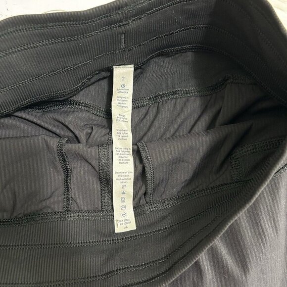 Lululemon Womens Dance Studio Crop II Unlined Black Capri Pants Size 2 Athletic - Picture 9 of 10